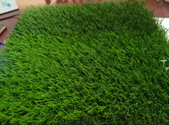 Produsen/Distributor/Supplier/Penyedia/Jual NON INFILL GRASS Spesialis Untuk Sport Tinggi 30mm–40mm — Rumput Sintetis Profesional Tanpa Pasir & Karet Granul
